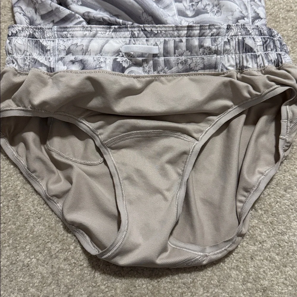 Lululemon Hotty Hot Short II Long 4